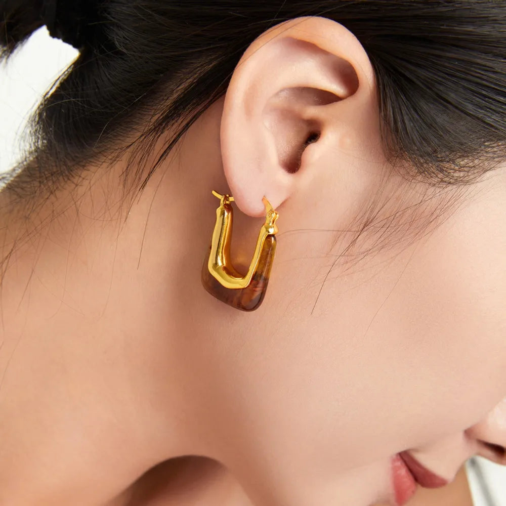 Resin design earrings with a simple and casual style U-shaped copper material ear buckle